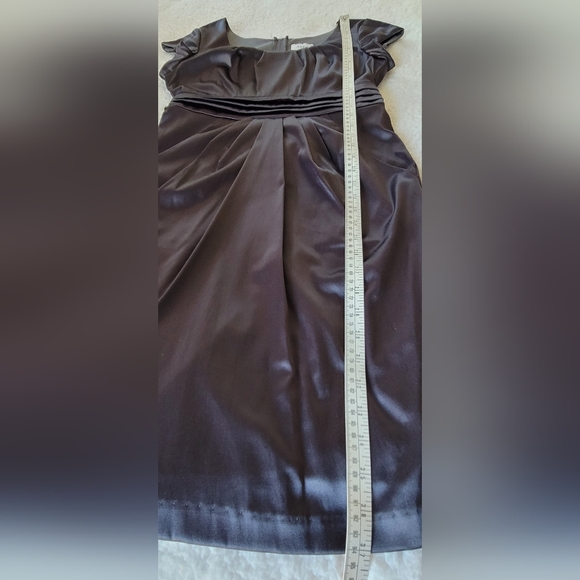 Jody of California S/S Silky Dark Gray Dress with Waist Tie - Picture 6 of 10